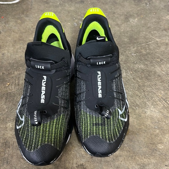 Nike - Picture 1 of 11